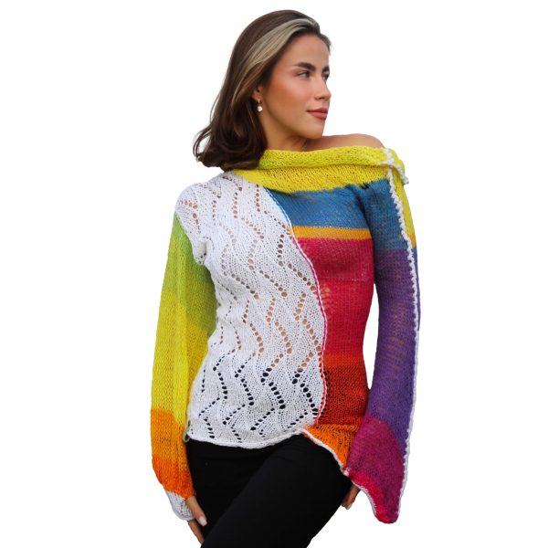 Radiant Calm with soft tactile fabrics that move with the heroine, warm yet light, resilient yet flexible.