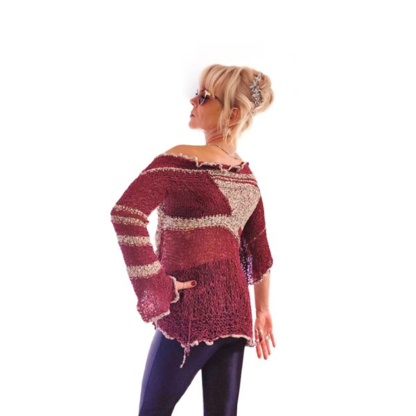 Асимметричная туника в оттенке бордо с кремовой оборкой по краю